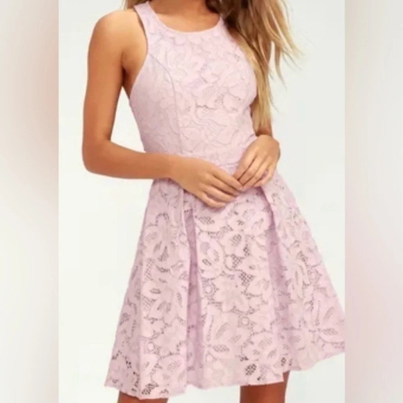 Lulu's lace dress - Picture 1 of 7